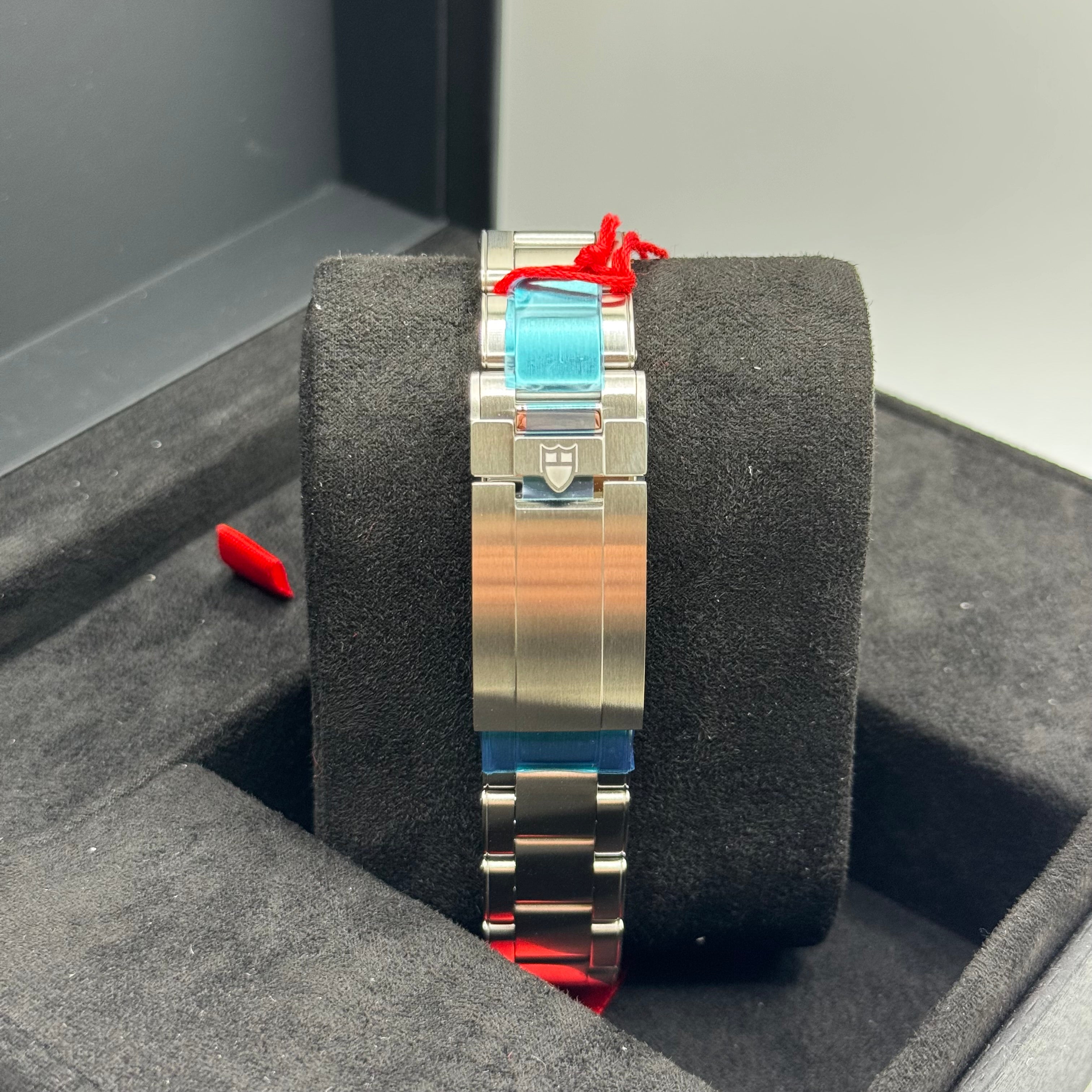Tudor Black Bay Pro (M79470-0004)