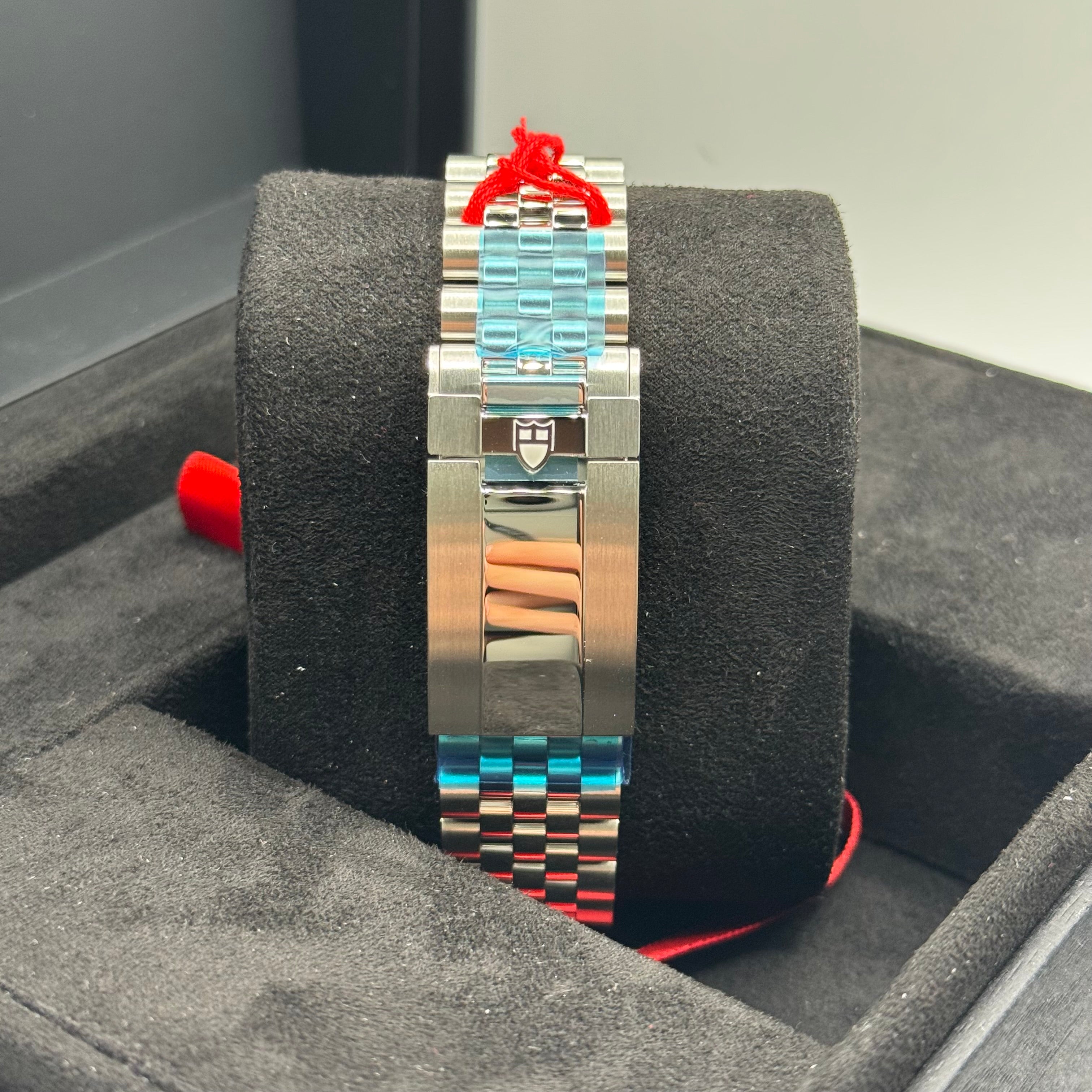 Tudor Black Bay One 39 (M79660-0001)