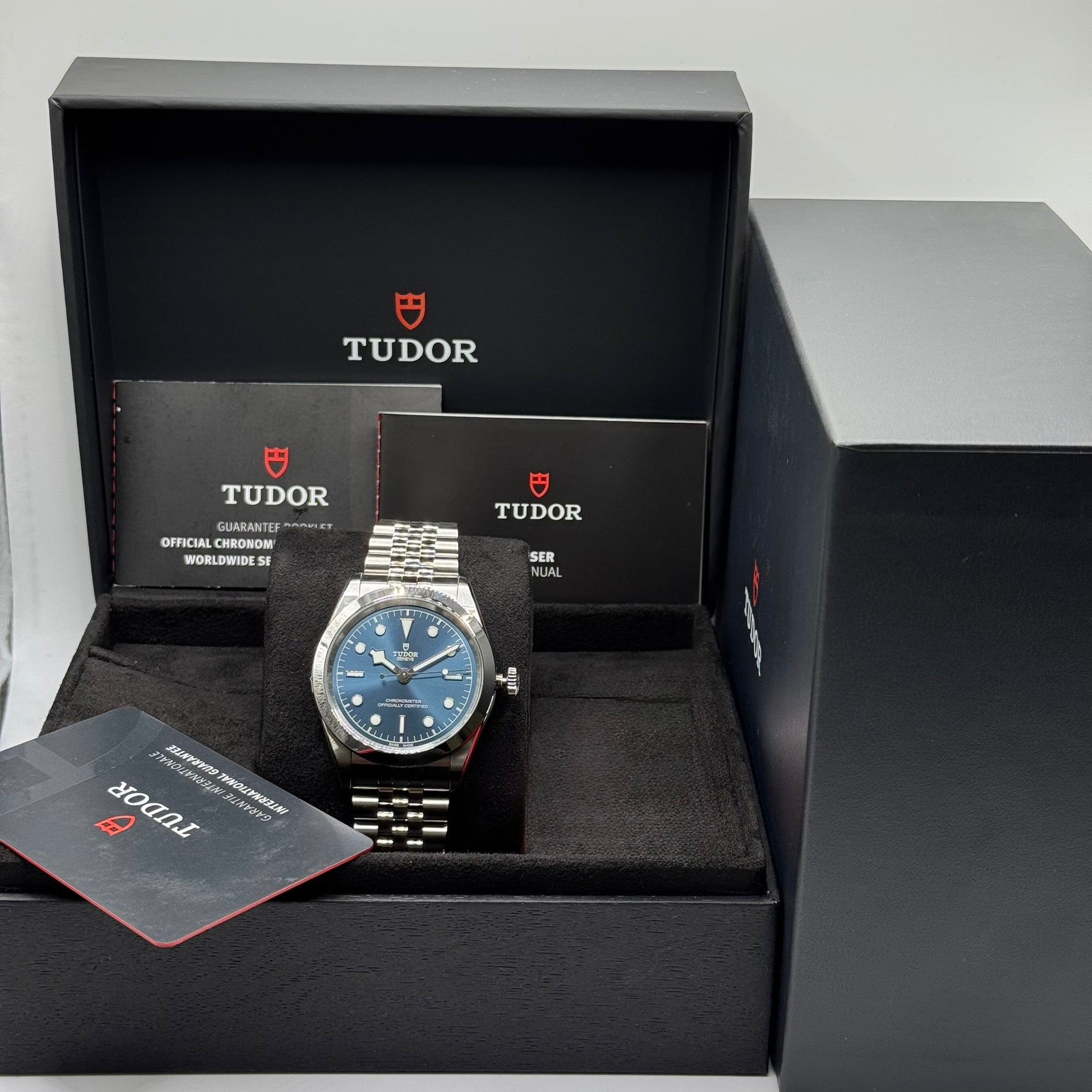 Tudor Black Bay One 41 (M79680-0002)