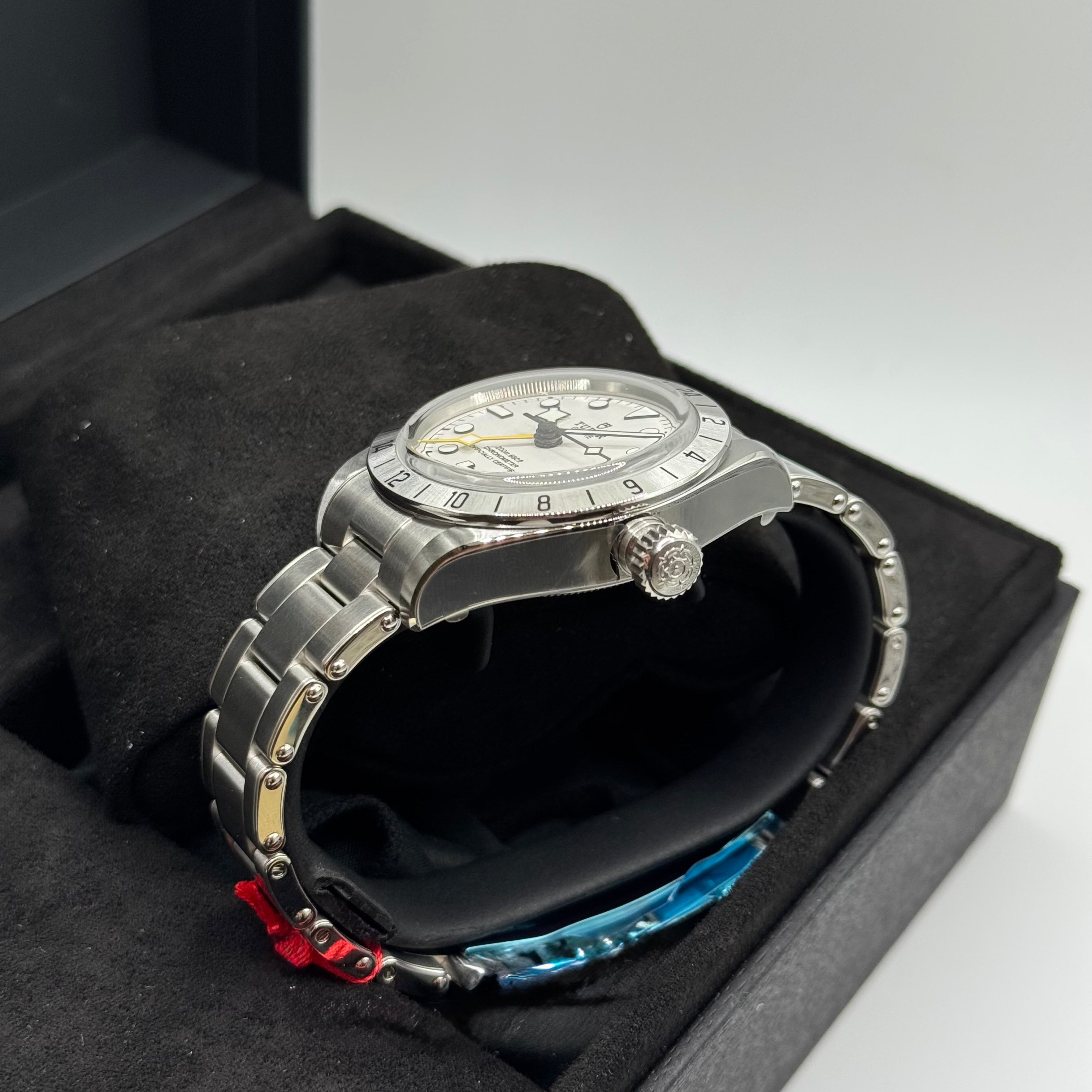 Tudor Black Bay Pro (M79470-0004)