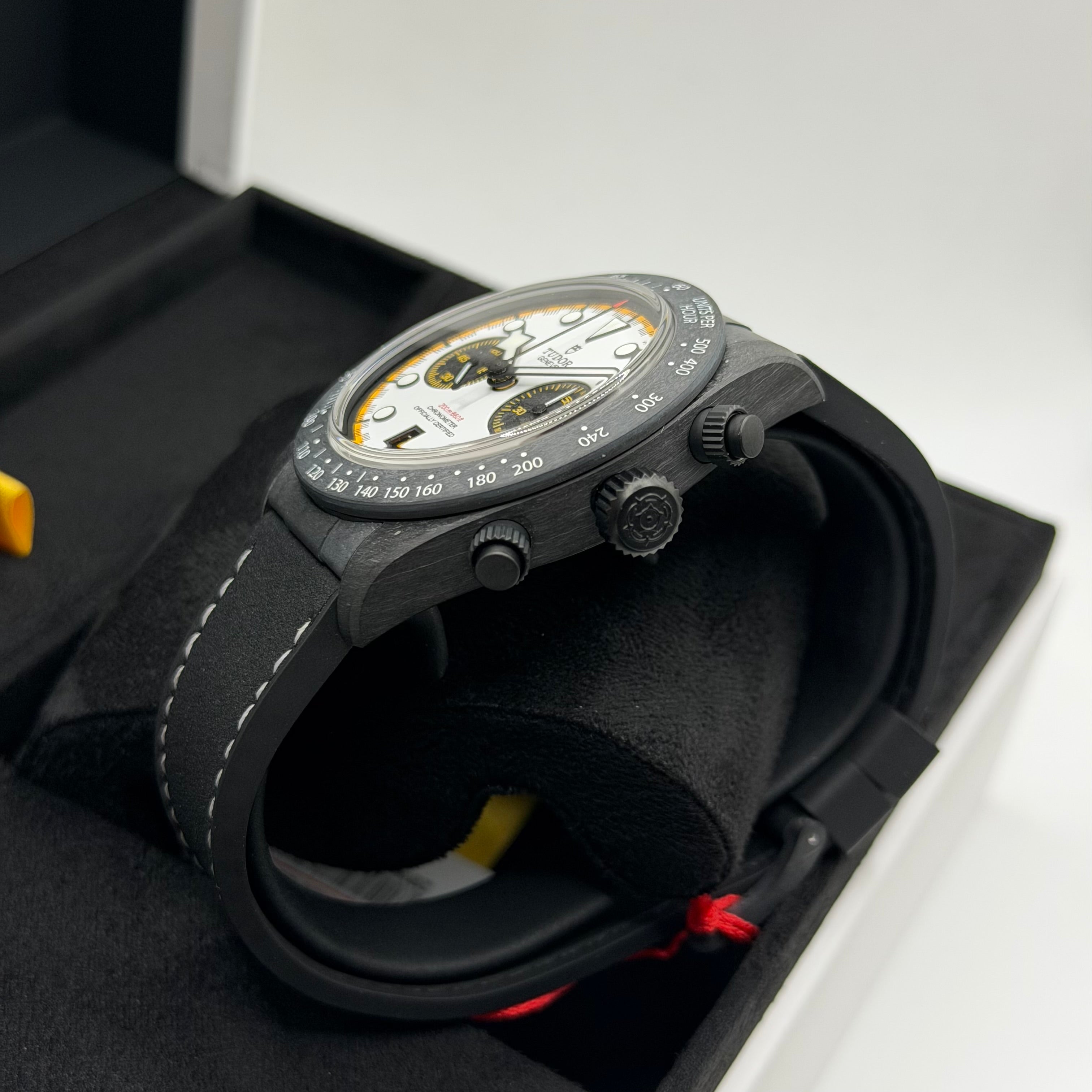 Tudor Black Bay Chrono Carbon 26 (M79377KN-0003)