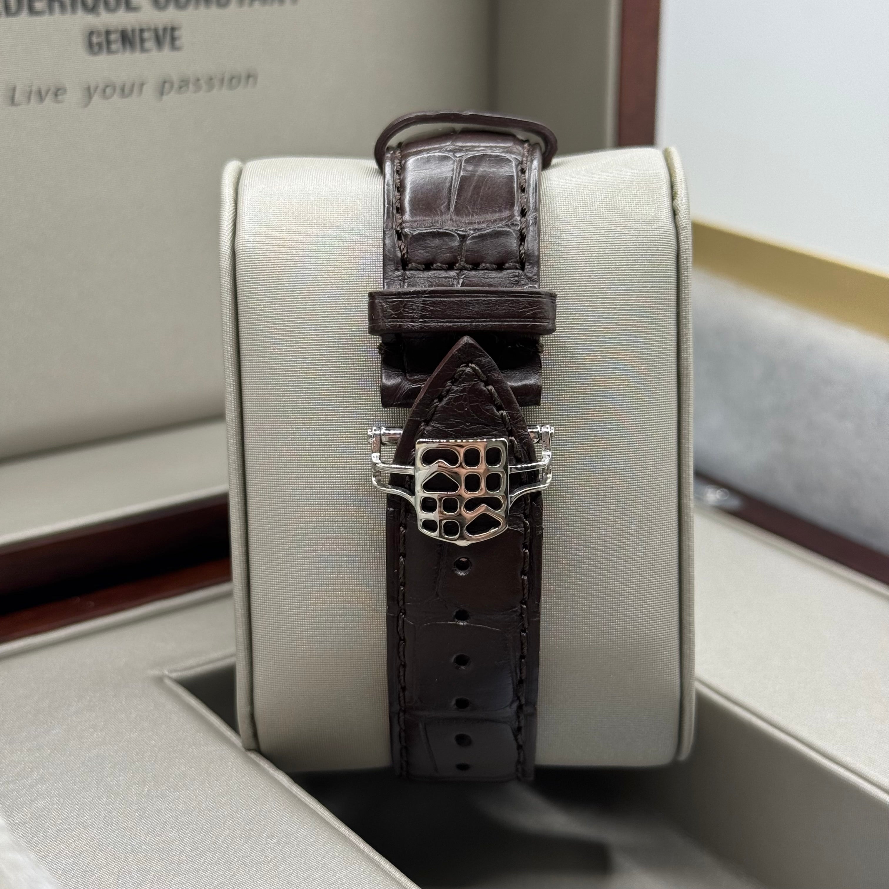 Manufacture Classic Worldtimer (FC-718SAL4H6)
