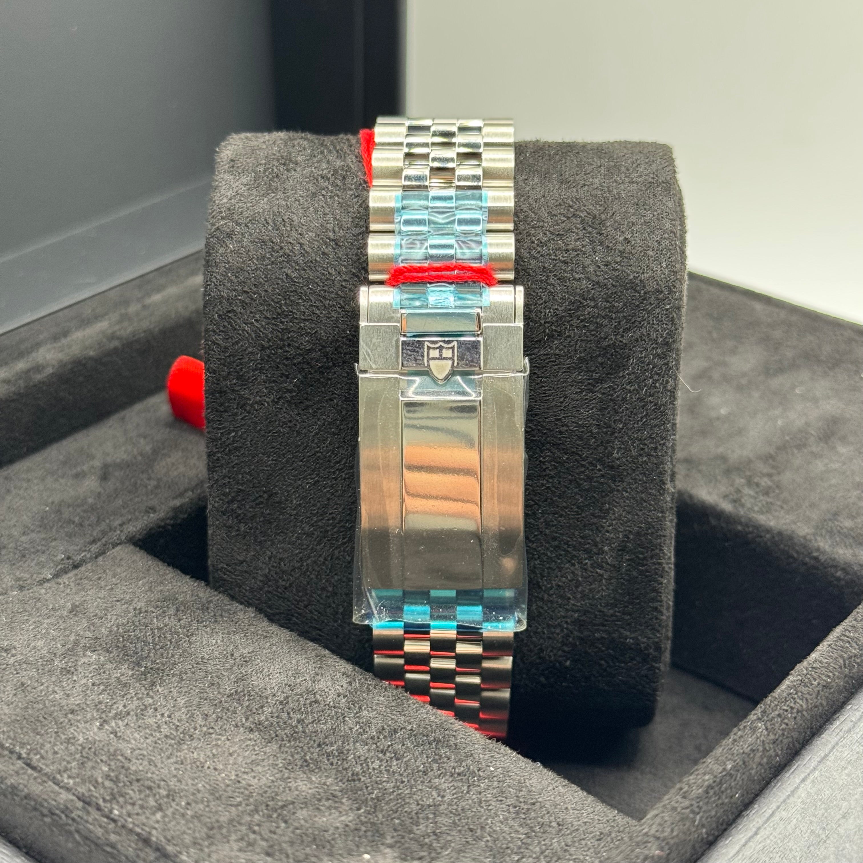 Tudor Black Bay One 41 (M79680-0001)