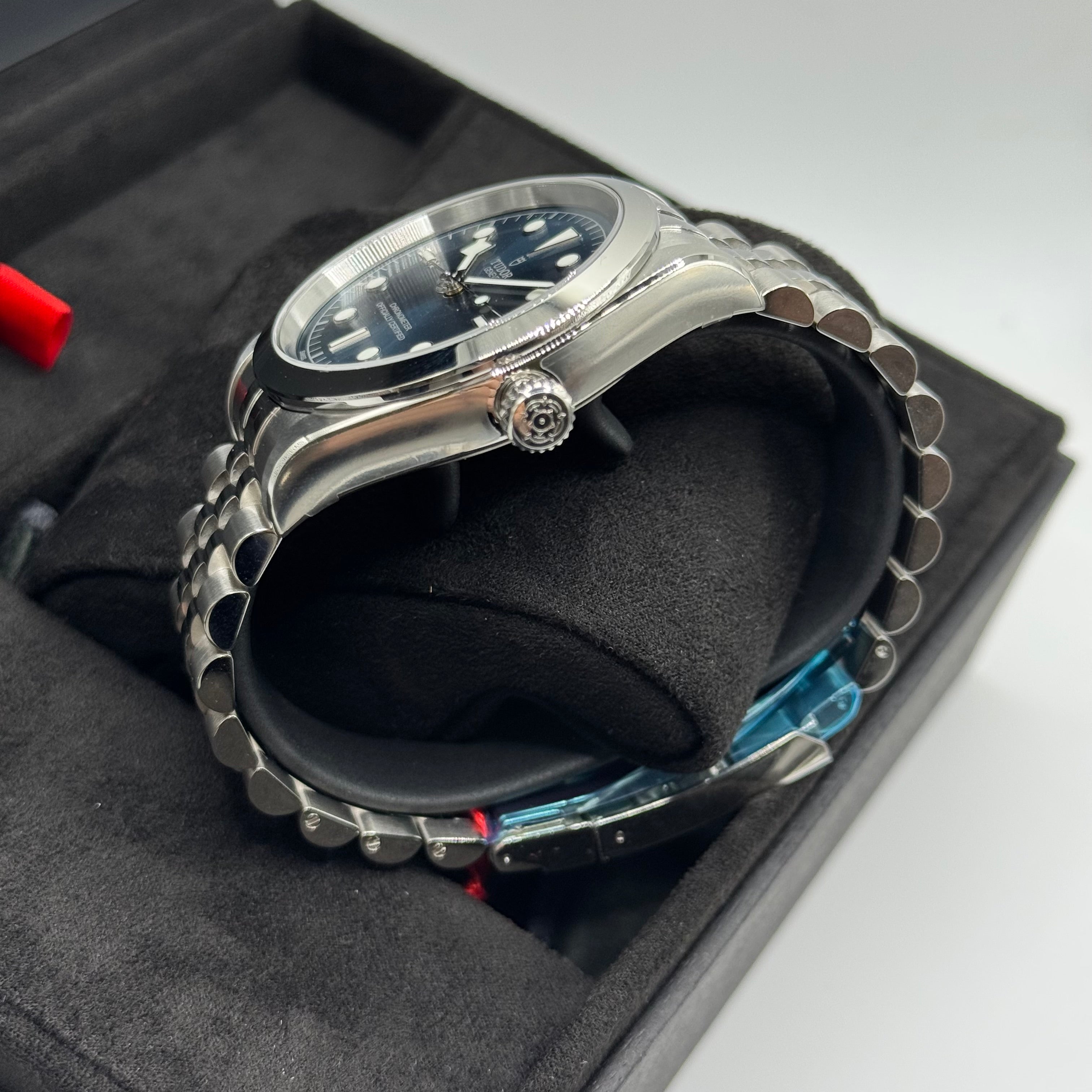 Tudor Black Bay One 41 (M79680-0002)