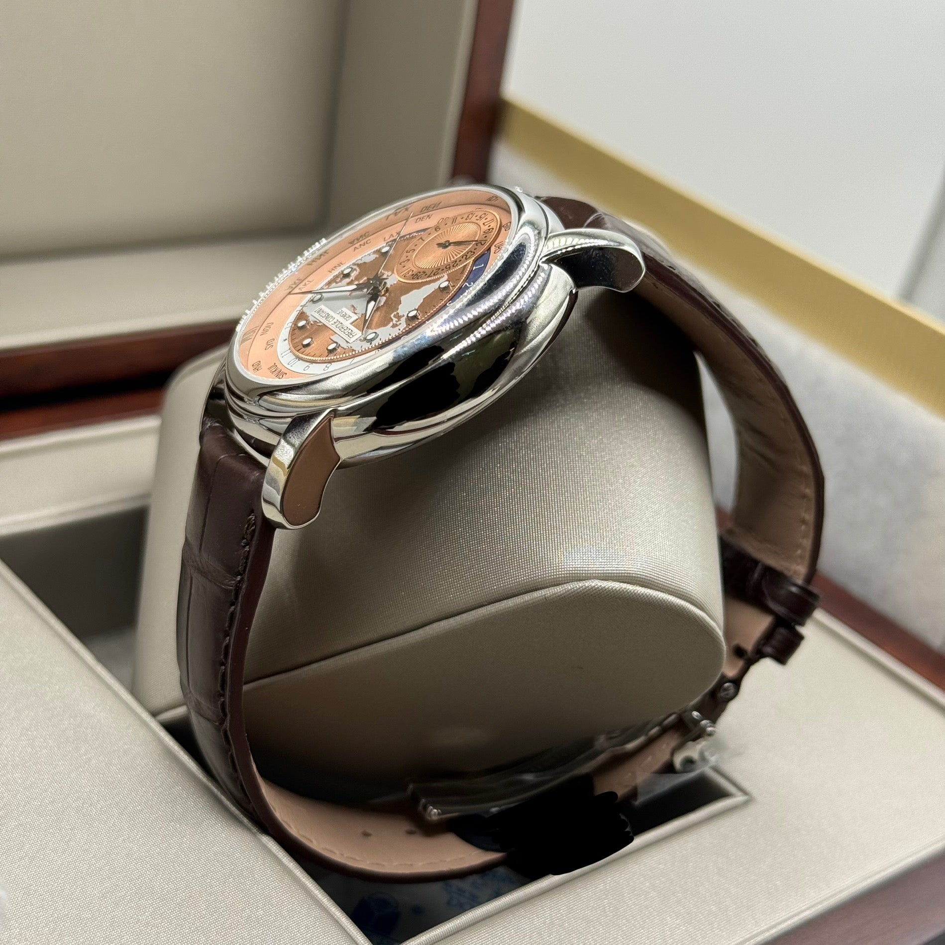 Manufacture Classic Worldtimer (FC-718SAL4H6)