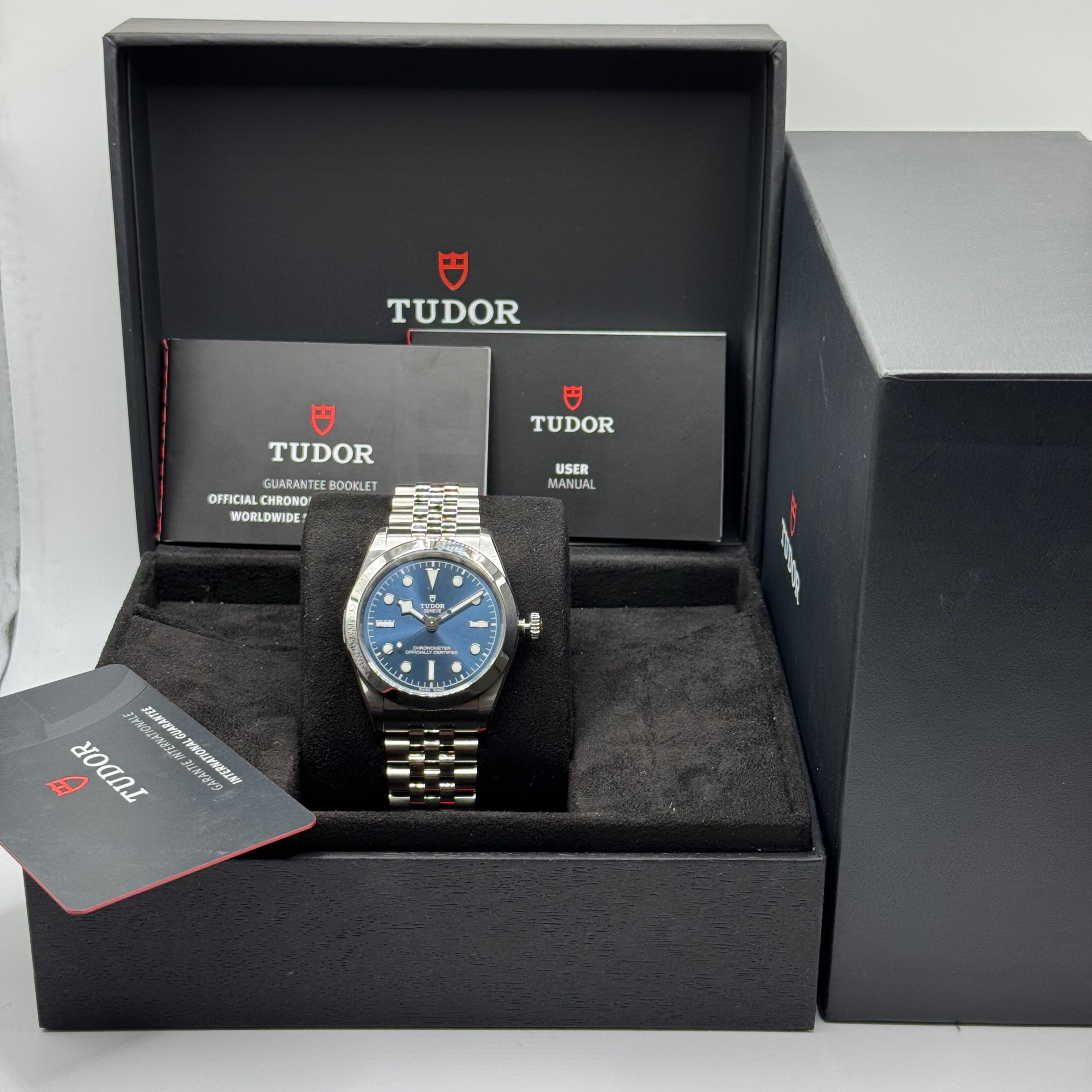 Tudor Black Bay One 39 (M79660-0002)