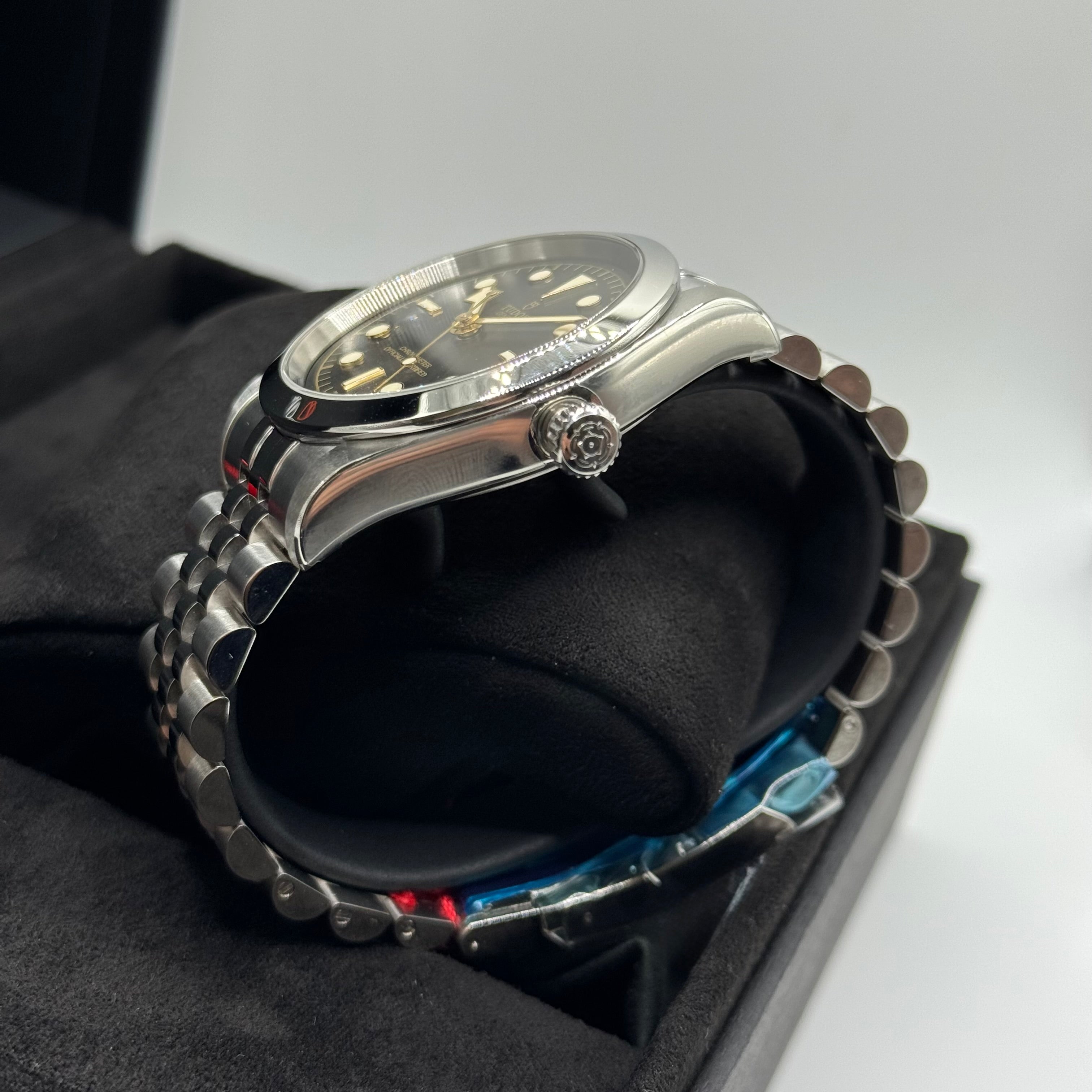 Tudor Black Bay One 41 (M79680-0001)