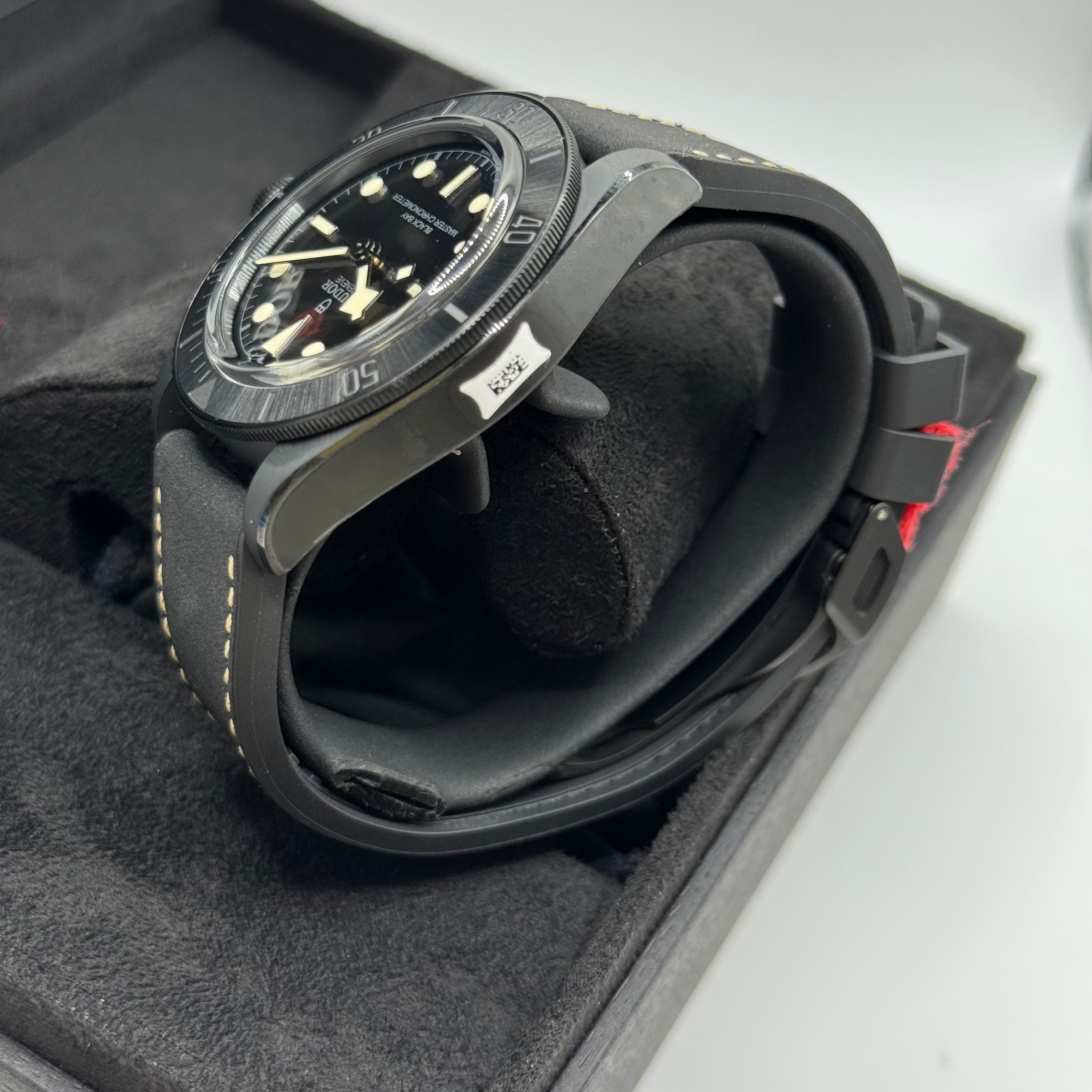 Tudor Black Bay Ceramic (M79210CNU-0001)