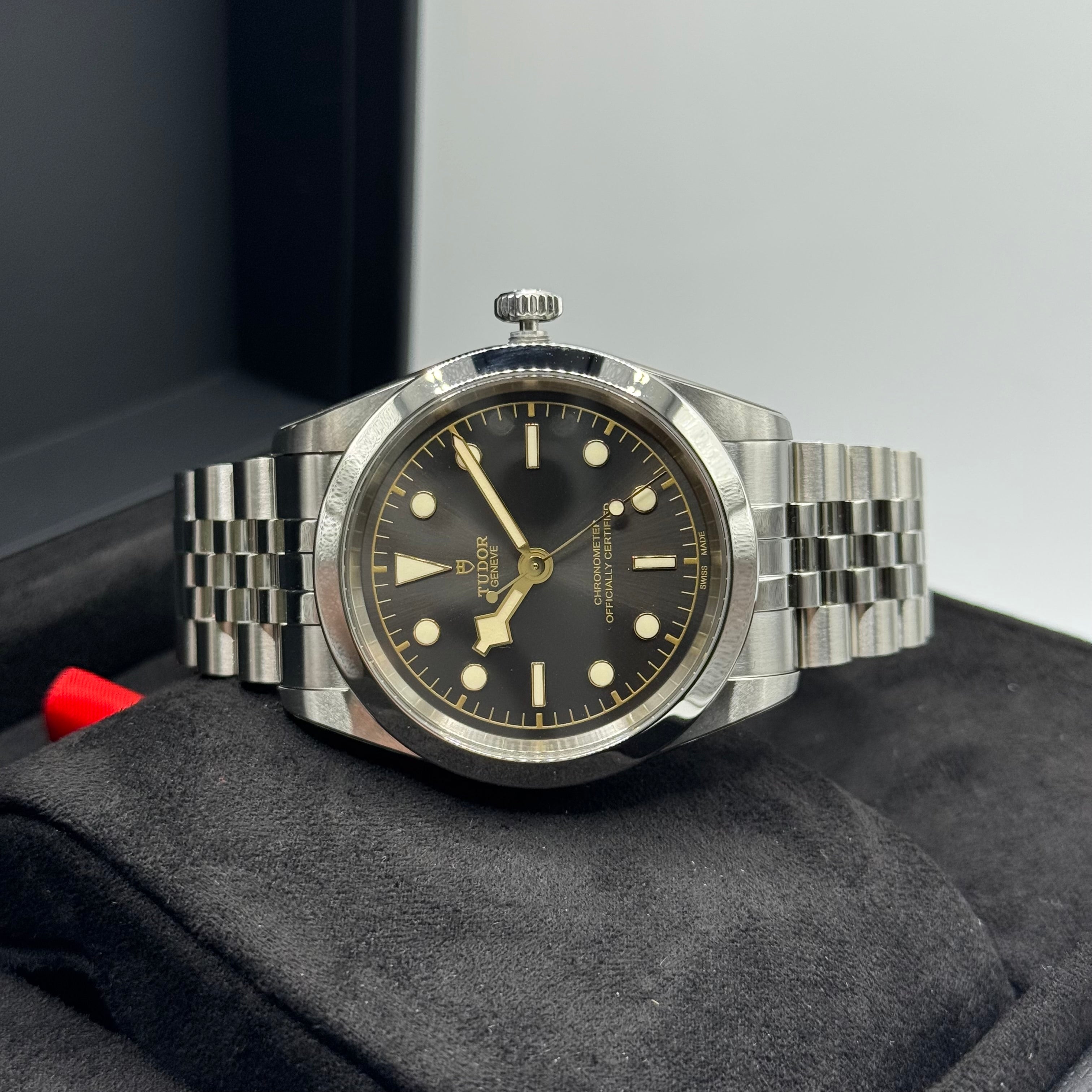 Tudor Black Bay One 41 (M79680-0001)