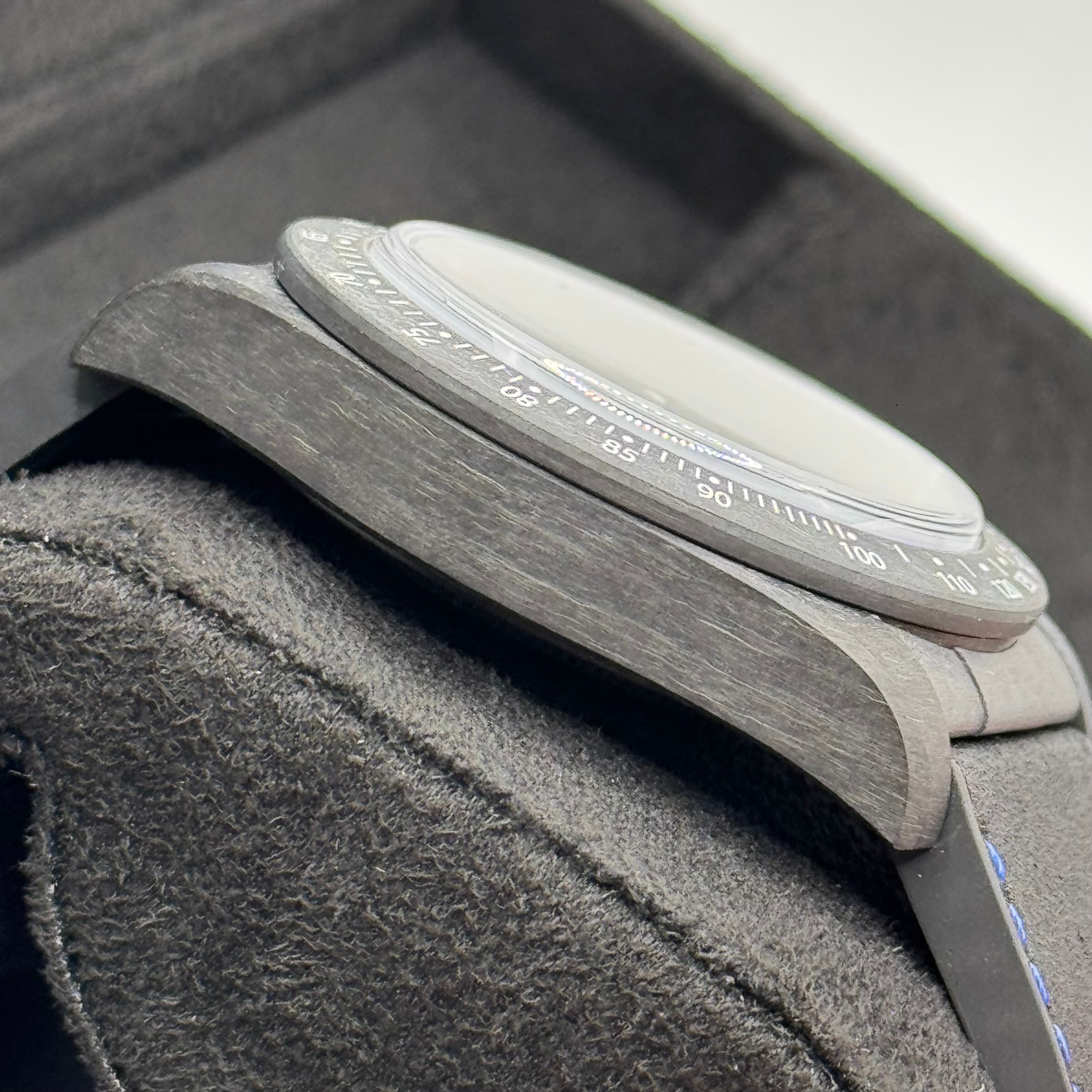 Black Bay Chrono "Carbon 25" (M79377KN-0001)