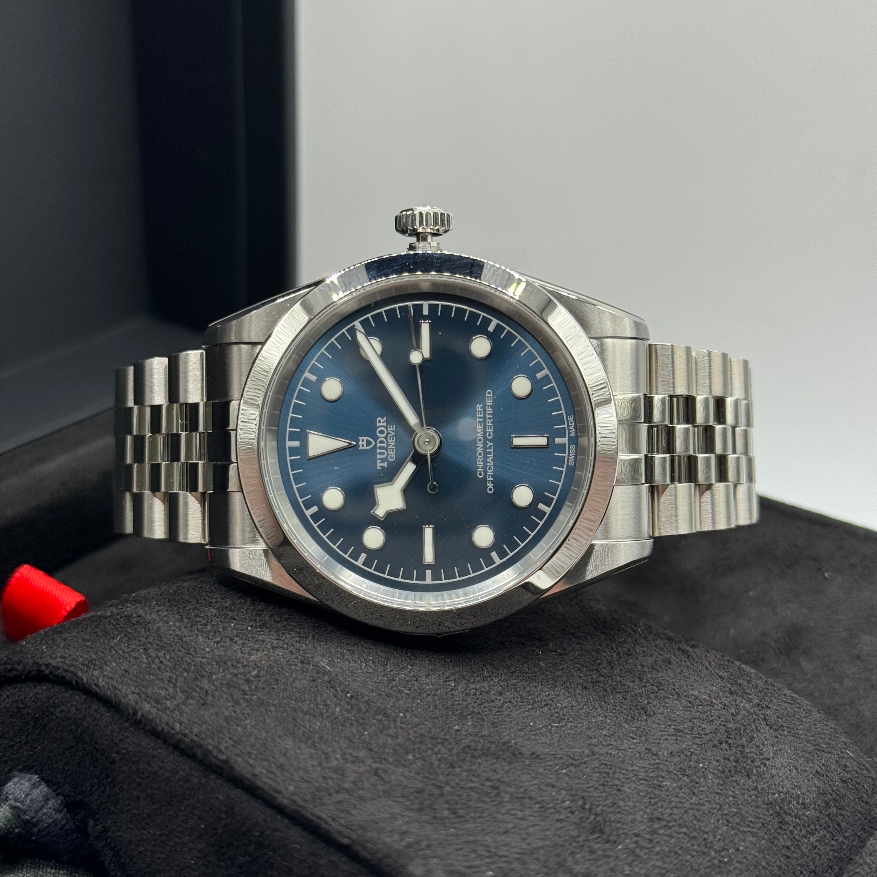 Tudor Black Bay One 41 (M79680-0002)