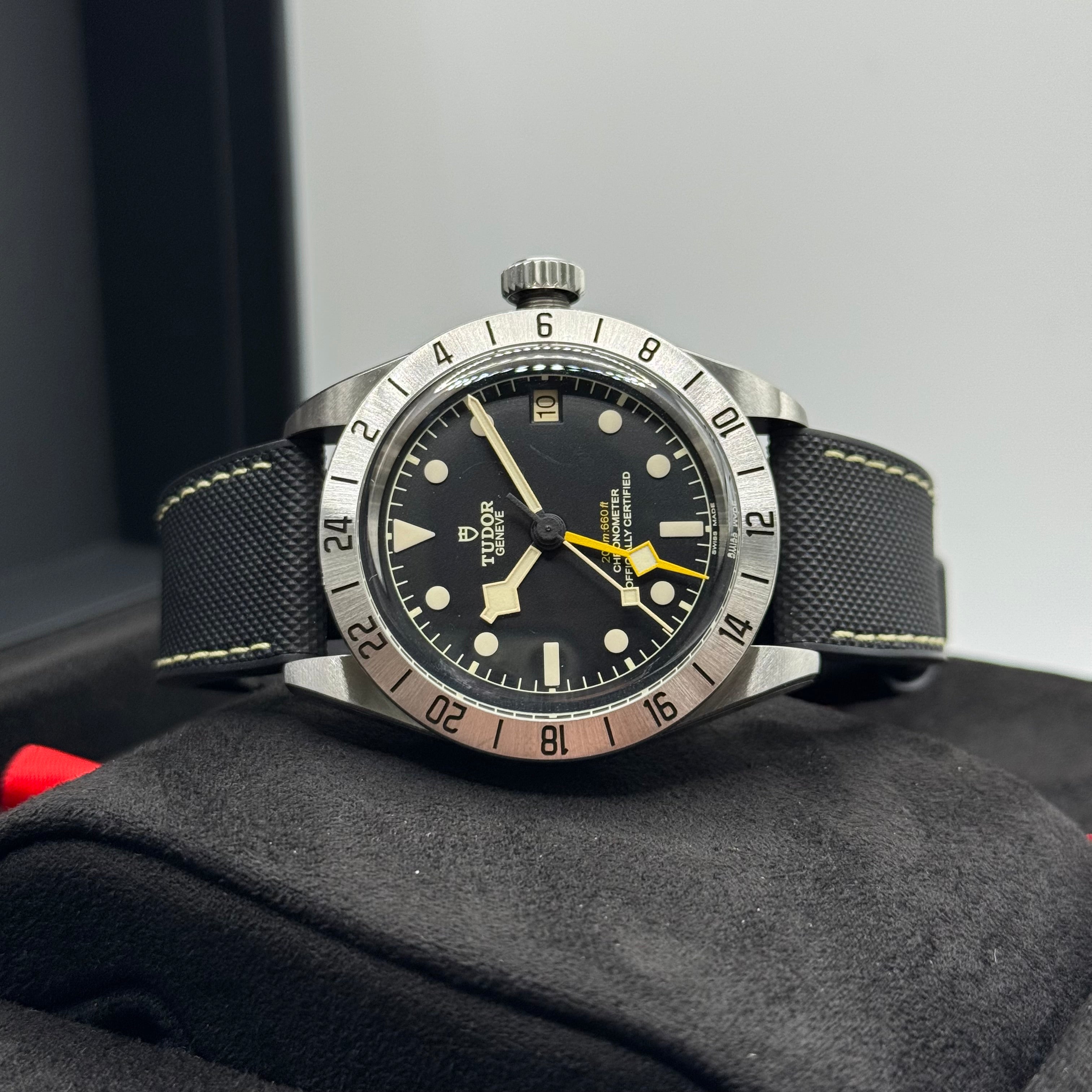 Tudor Black Bay Pro (M79470-0003)