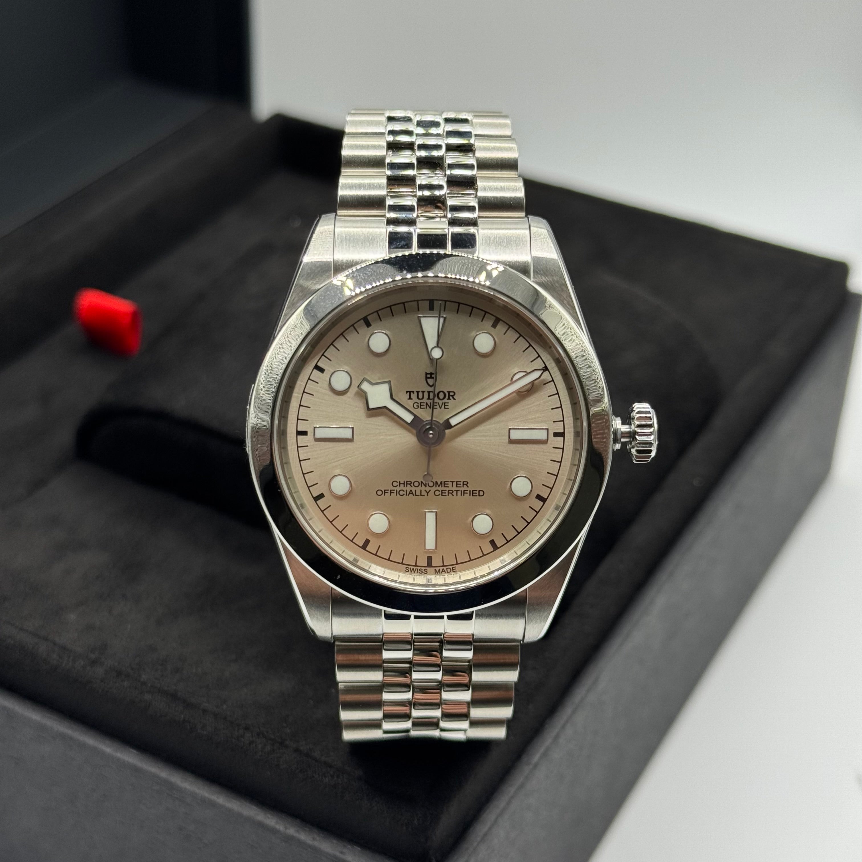 Tudor Black Bay One 39 (M79660-0003)