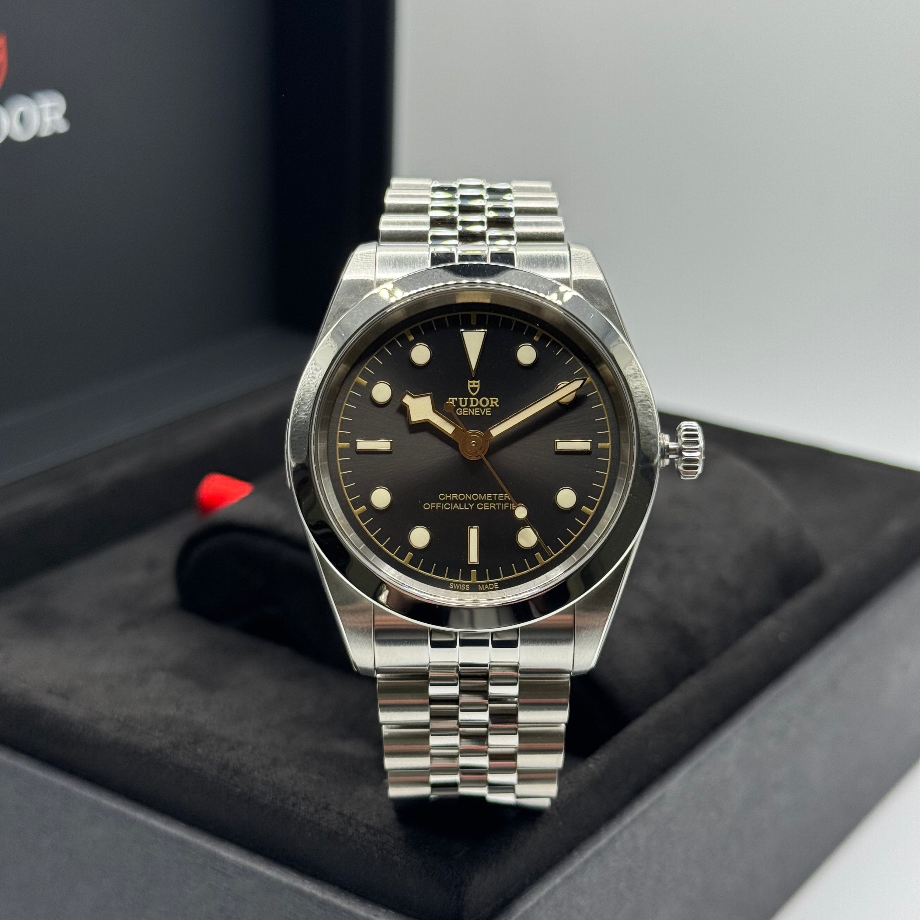 Tudor Black Bay One 41 (M79680-0001)