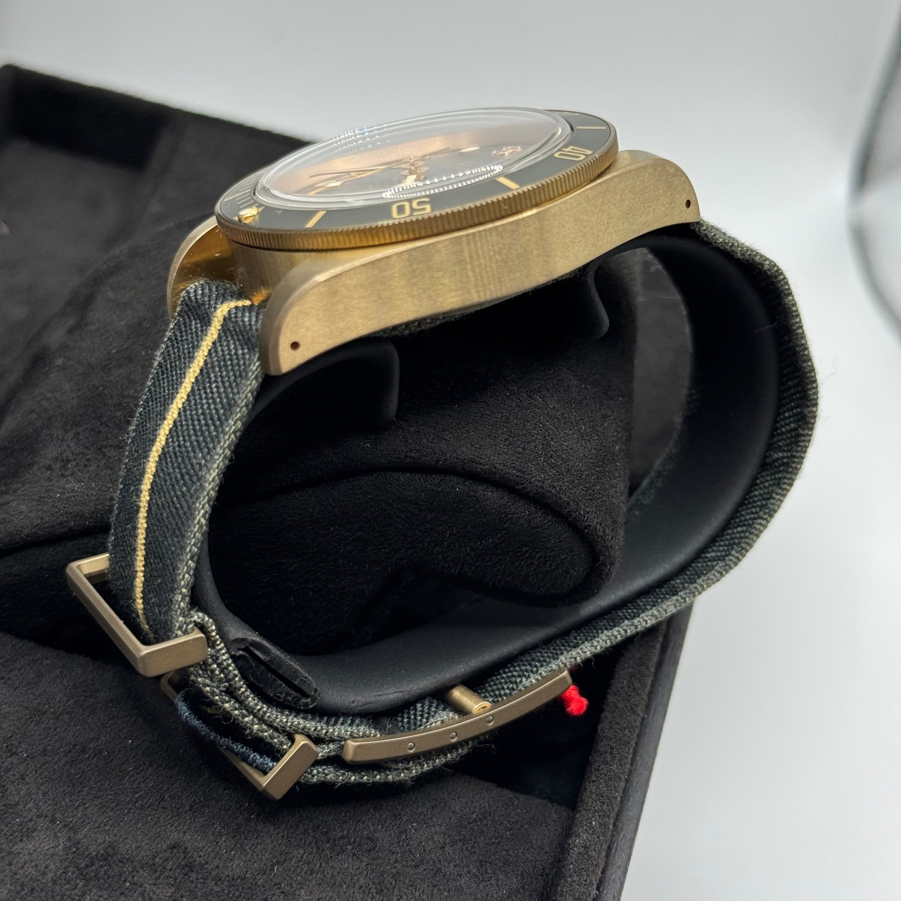 Tudor Black Bay Bronze 43mm (M79250BA-0002)