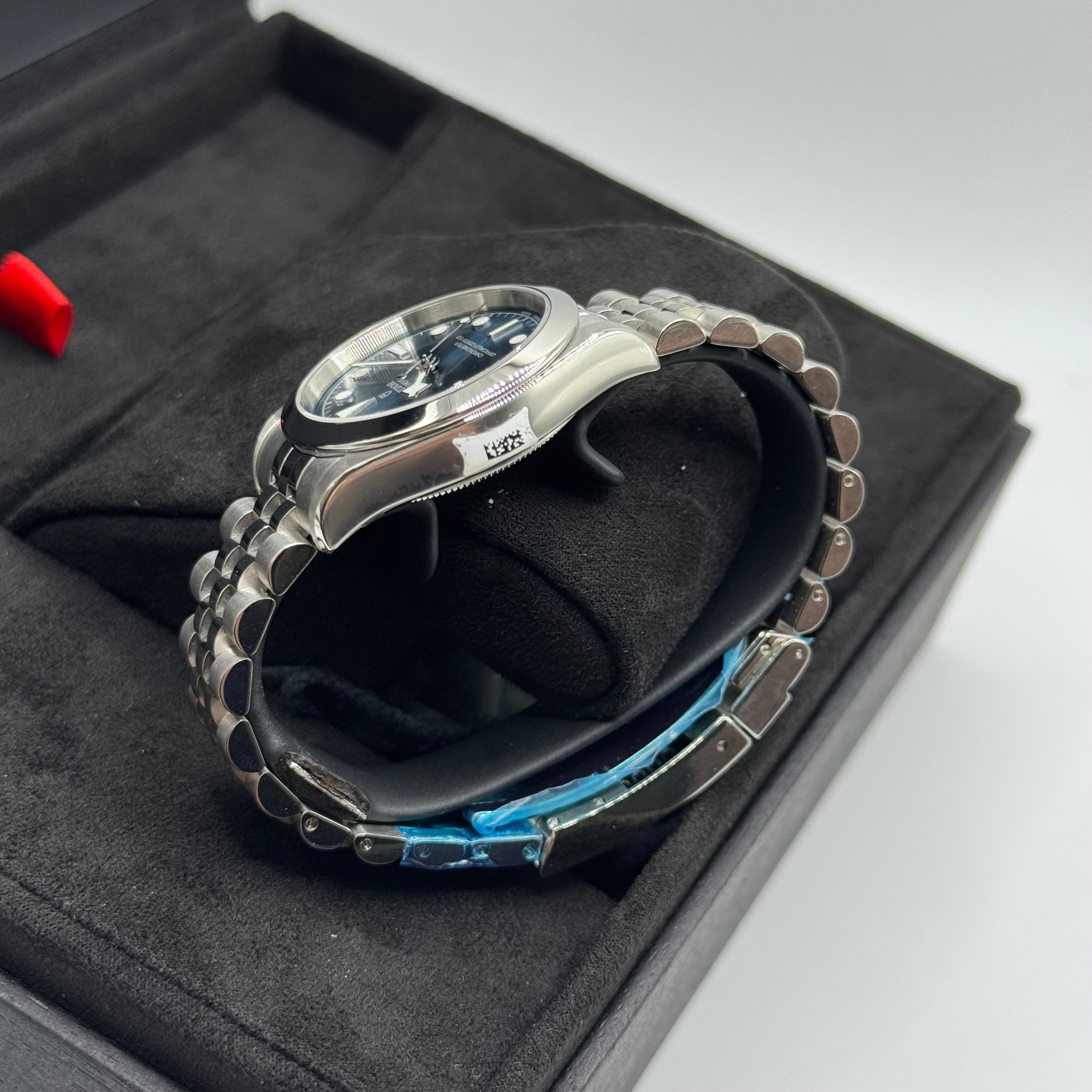 Tudor Black Bay One 31 (M79600-0002)