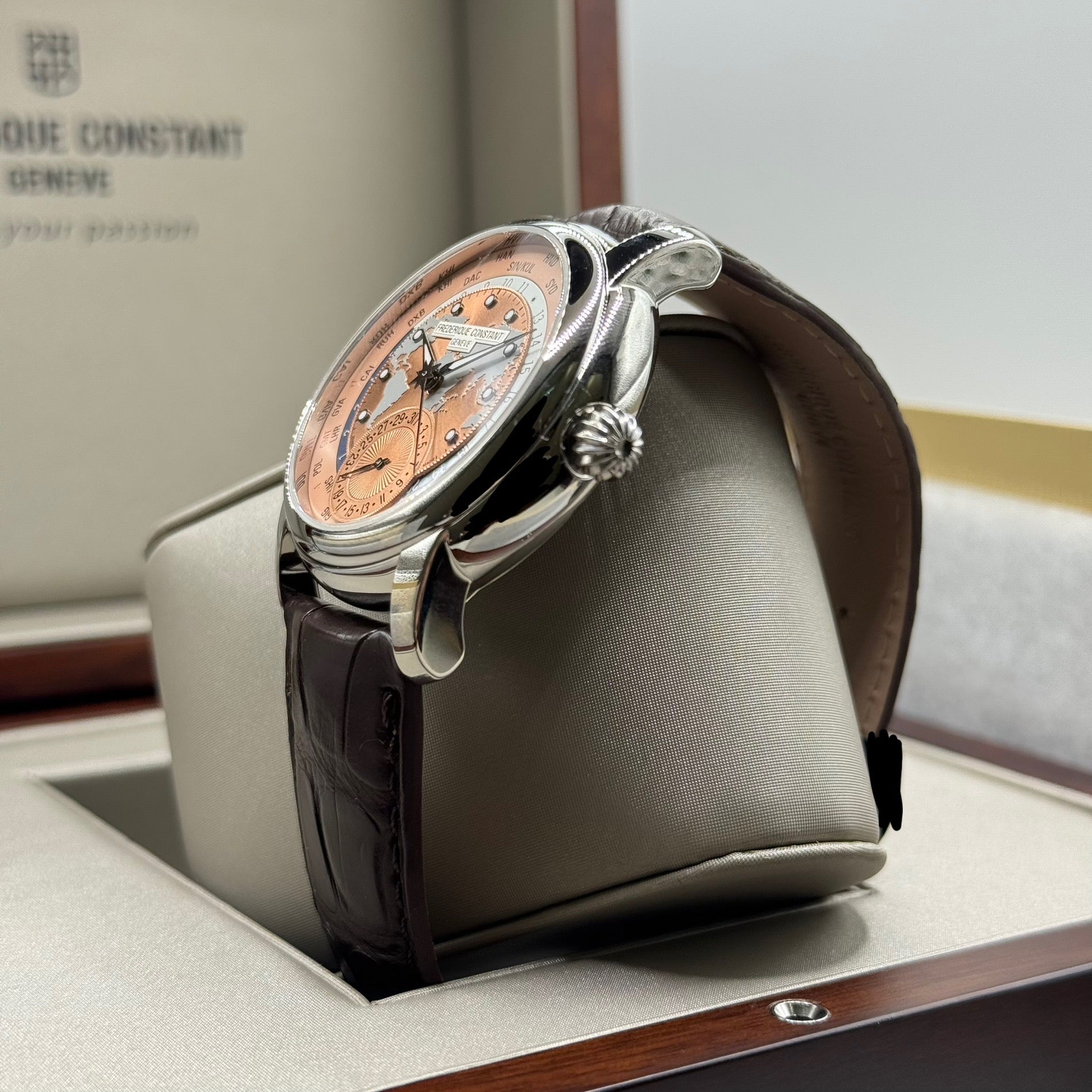 Manufacture Classic Worldtimer (FC-718SAL4H6)