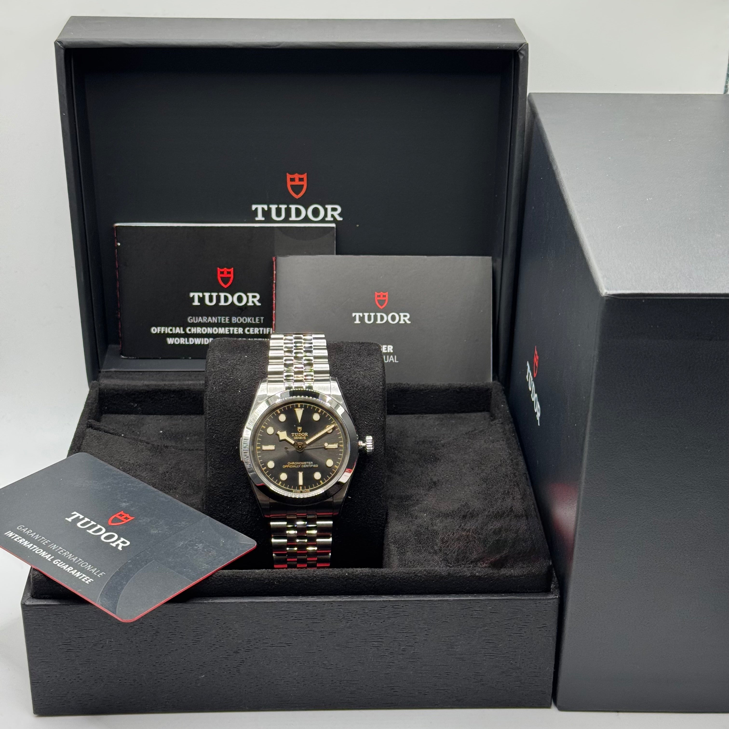Tudor Black Bay One 39 (M79660-0001)