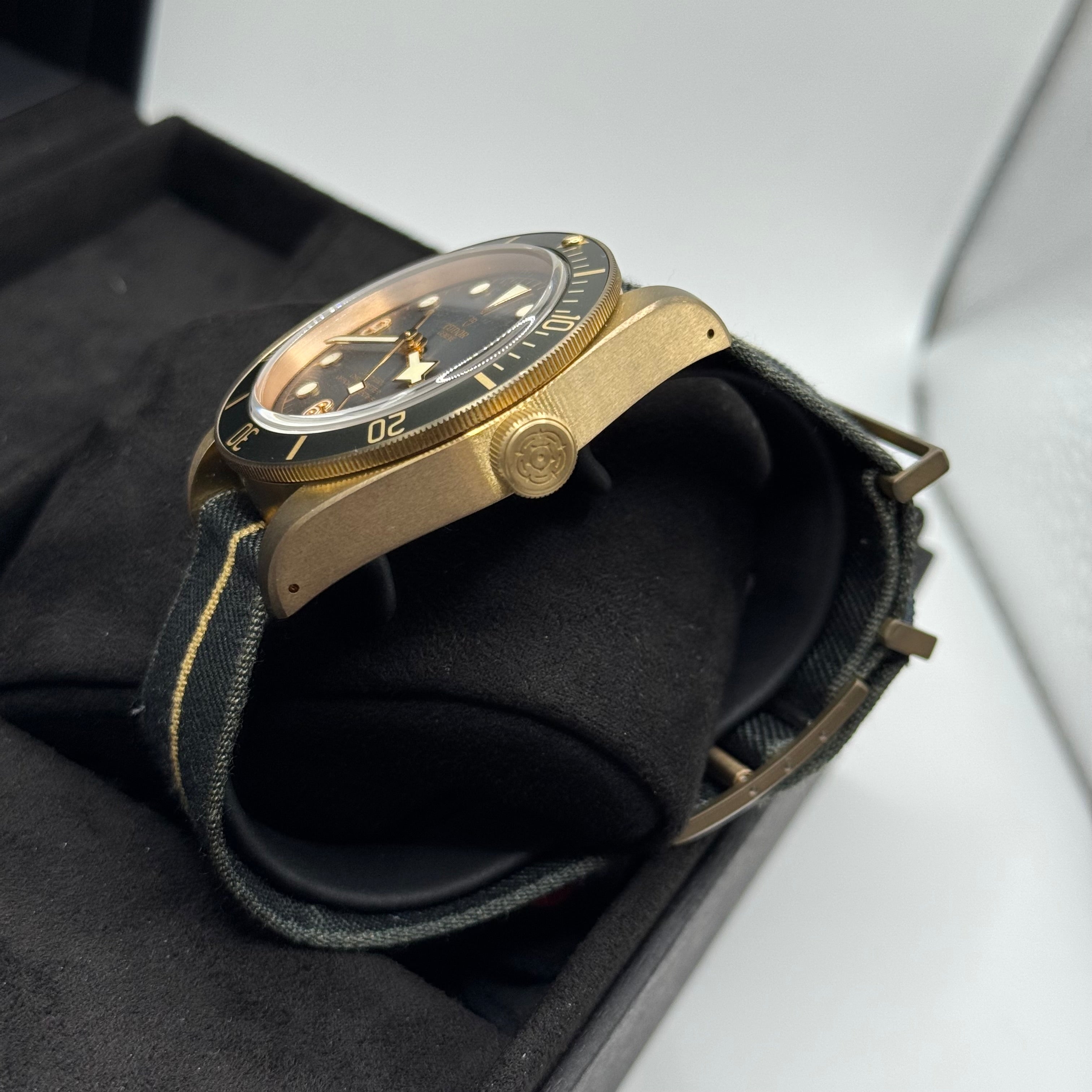 Tudor Black Bay Bronze 43mm (M79250BA-0002)