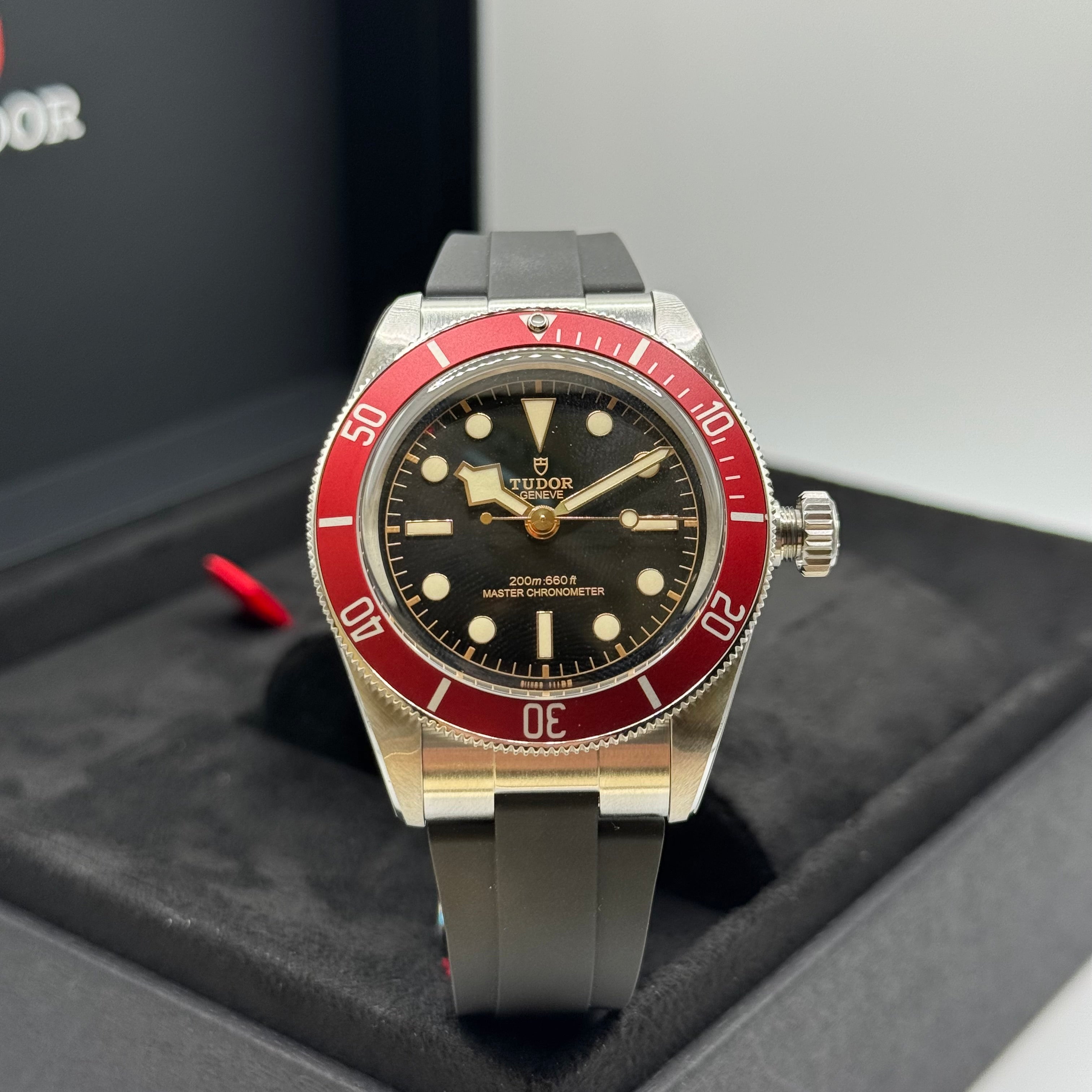 Tudor Black Bay Burgundy (M7941A1A0RU-0002)