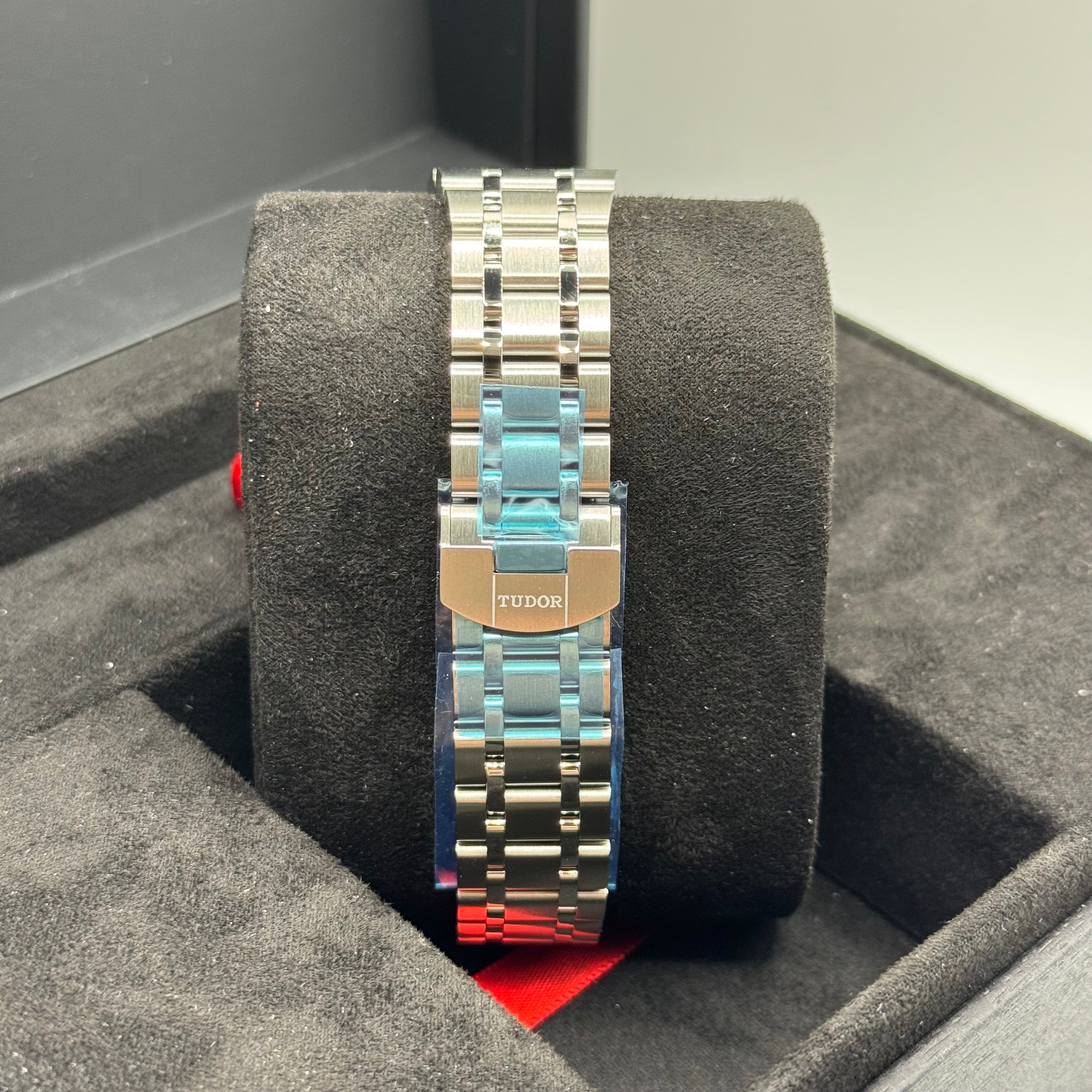 Tudor Royal 41mm (M28600-0001)