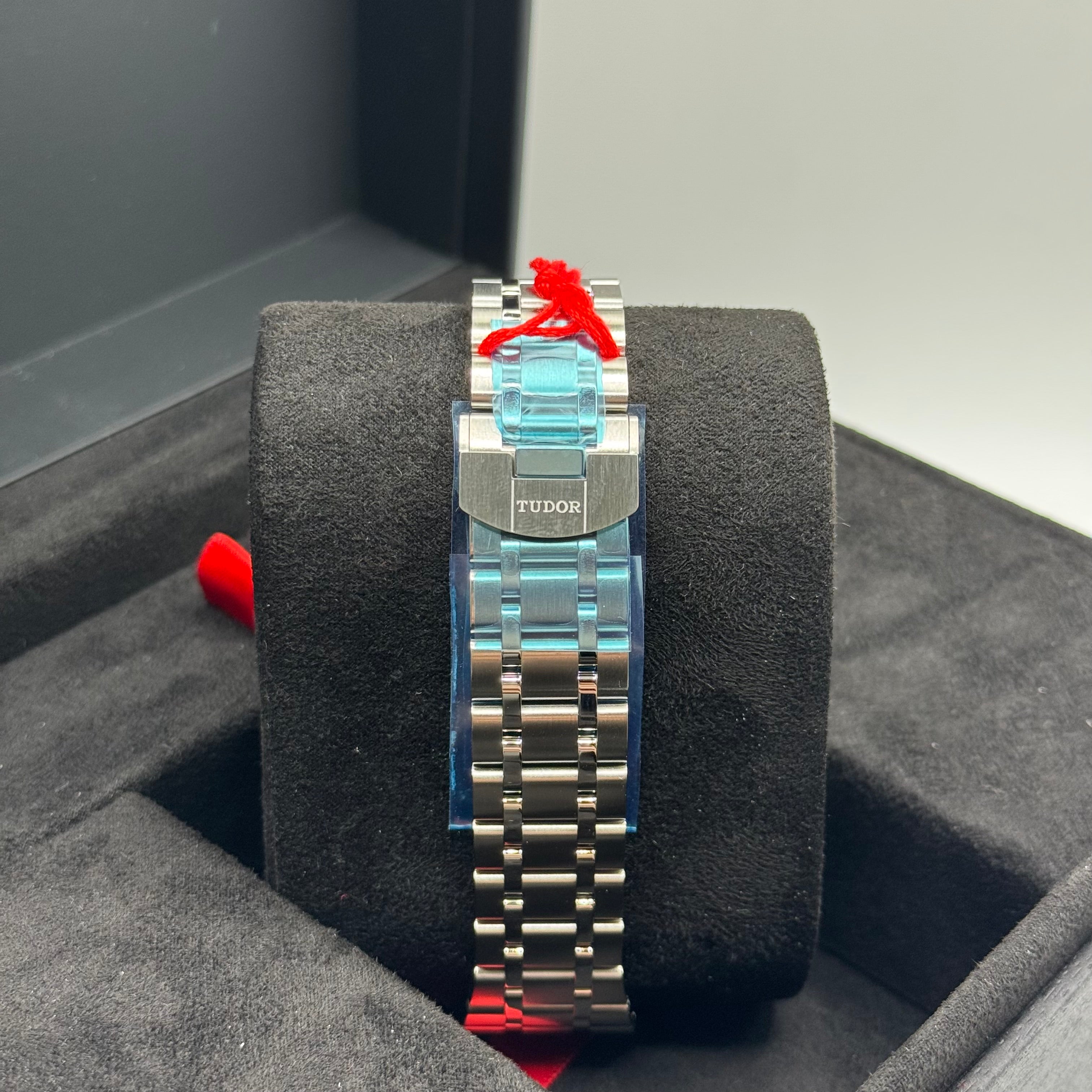 Tudor Royal 41mm (M28600-0003)