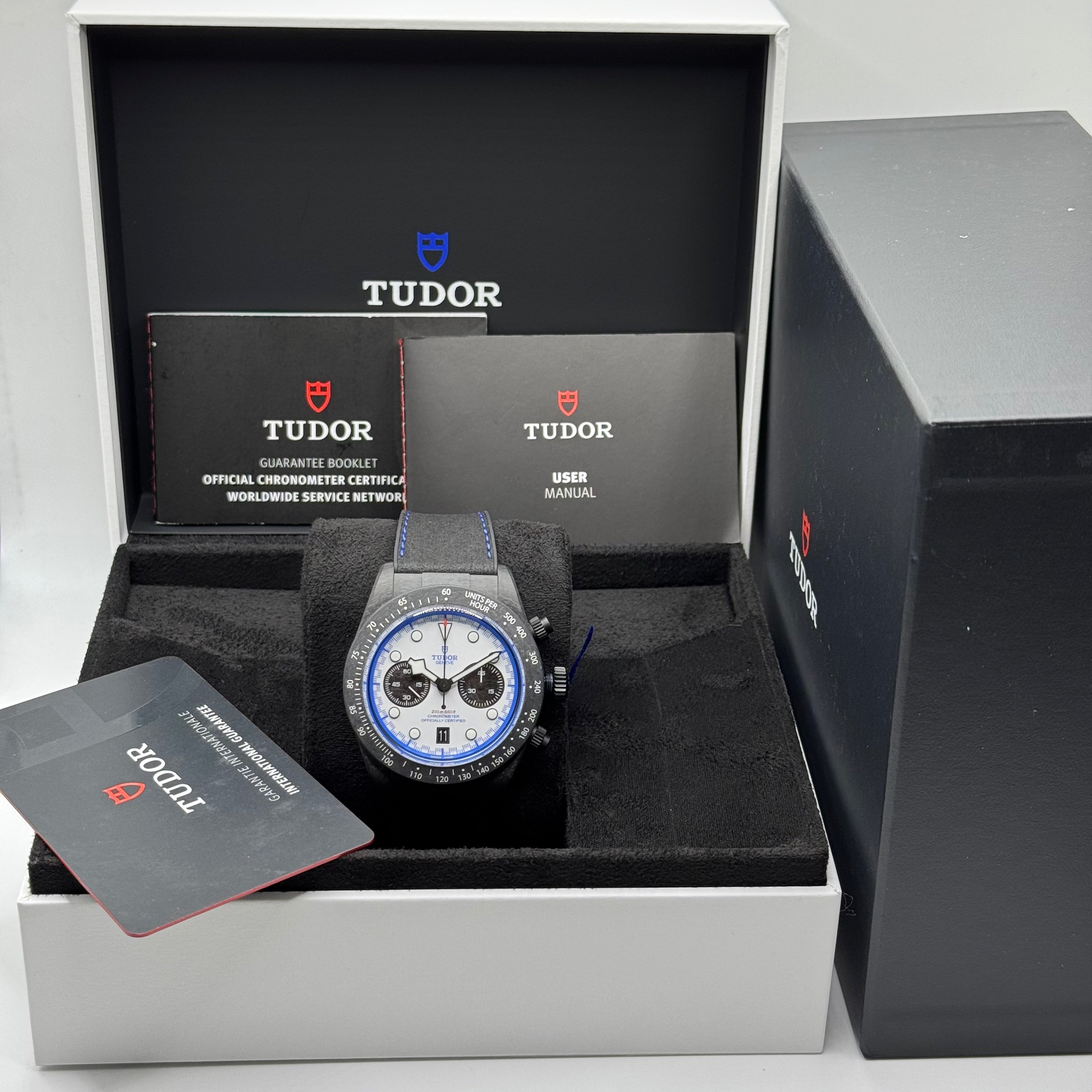 Black Bay Chrono "Carbon 25" (M79377KN-0001)